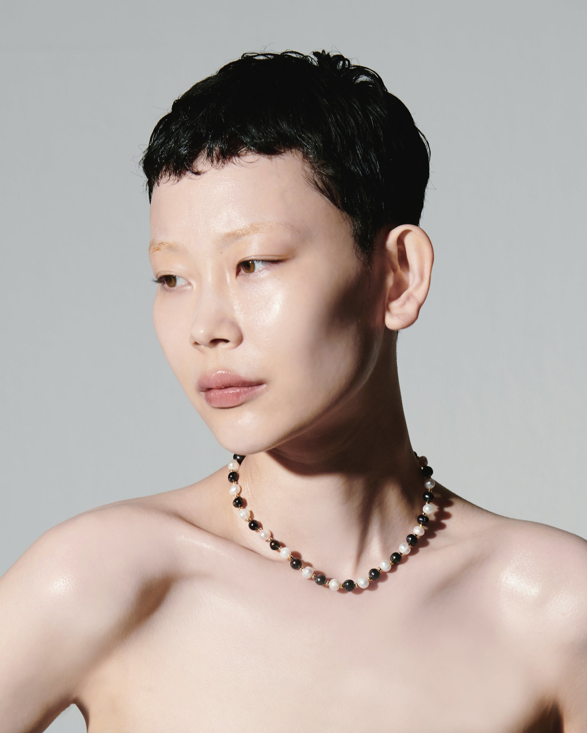 Nectar Black and White Ivory Pearls With Gold Metal Beads Necklace Choker Classic Modern Style Seoul Korea Juxtaposition Studio Fashion Items